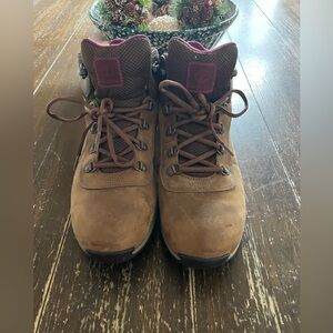 Timberland hiking boots. Women’s size 11.